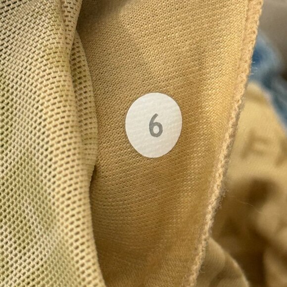 Lululemon Gray Criss Cross Tank Top With Built-In Bra & Mesh Detail Size 6 - Picture 7 of 7